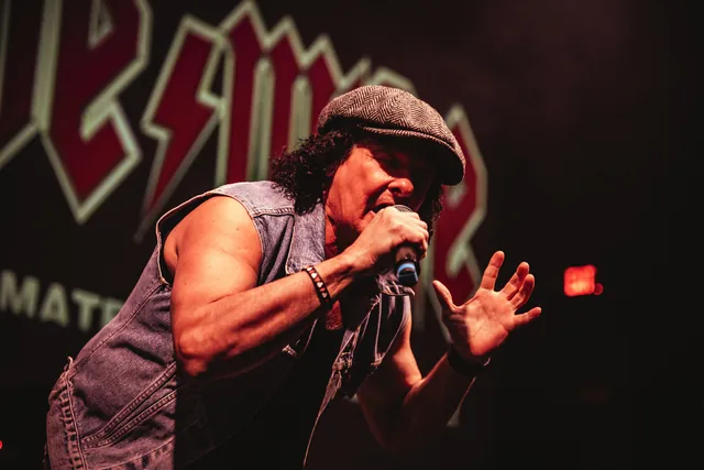 LIVE WIRE gallery image 011