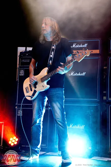 LIVE WIRE gallery image 116