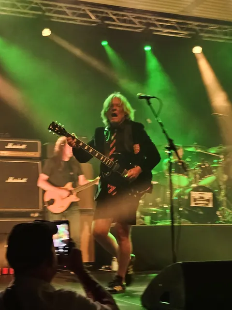 LIVE WIRE gallery image 181