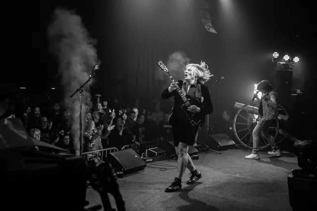 LIVE WIRE gallery image 051