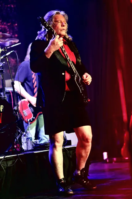 LIVE WIRE gallery image 008