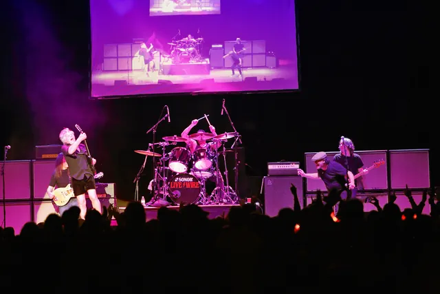 LIVE WIRE gallery image 87