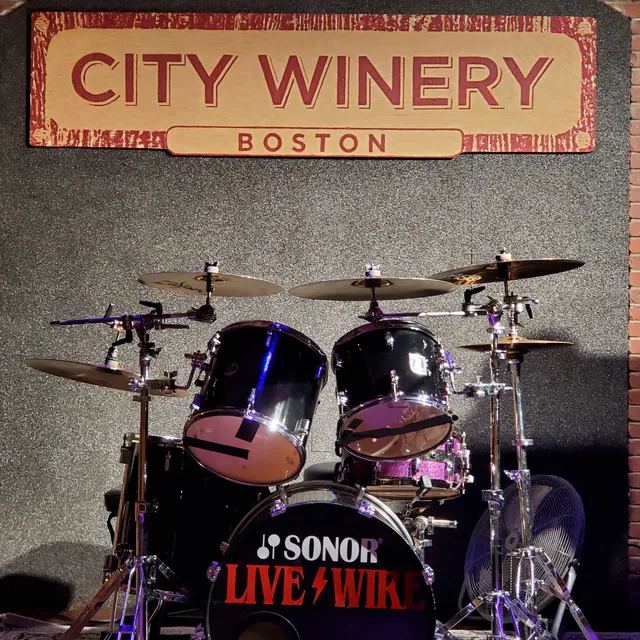 LIVE WIRE gallery image 95